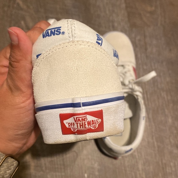 Vans Old Skool Shoes - Picture 13 of 16